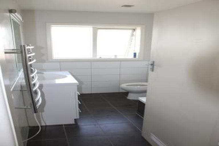 Photo of property in 110 Palmers Road, New Brighton, Christchurch, 8083