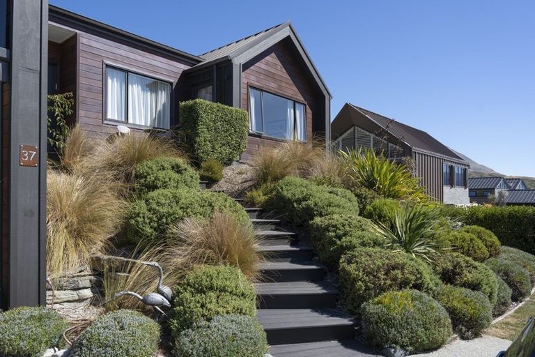 Photo of property in 37 Mcadam Drive, Jacks Point, Queenstown, 9371