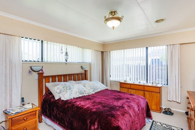 Photo of property in 15 Kentucky Way, Awapuni, Palmerston North, 4412