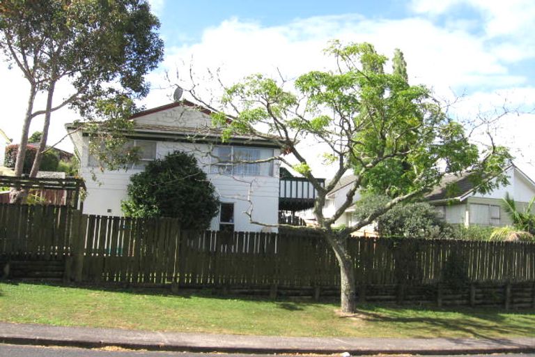 Photo of property in 2/51 Simon Ellice Drive, Bayview, Auckland, 0629