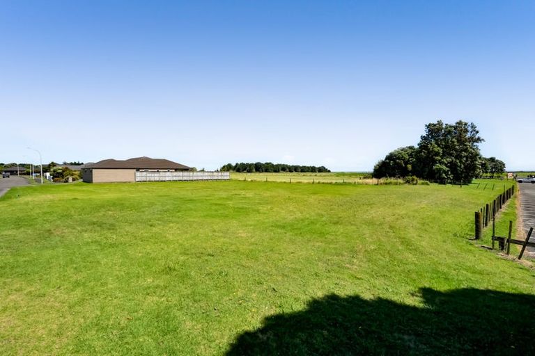 Photo of property in 25a Dolphin Parade, Bell Block, New Plymouth, 4312