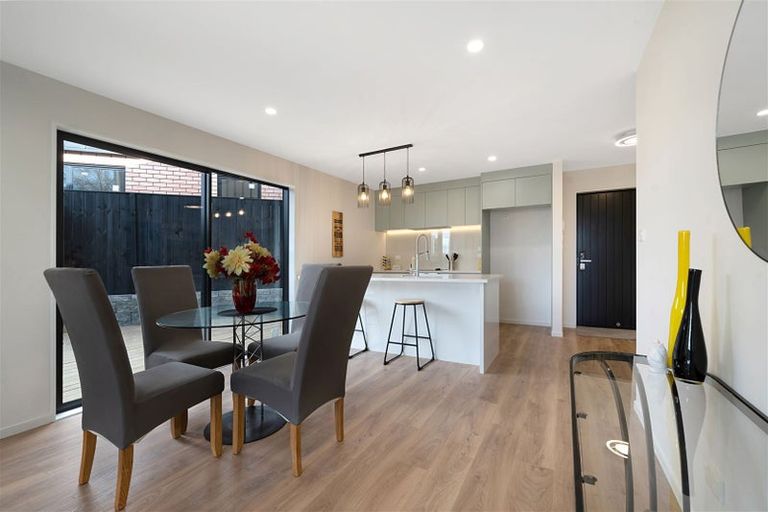 Photo of property in 40d Nikau Street, New Lynn, Auckland, 0600