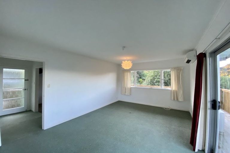 Photo of property in 2/123 Makara Road, Karori, Wellington, 6012