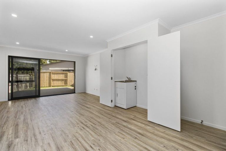 Photo of property in 2/59 Oakfield Crescent, Pukete, Hamilton, 3200