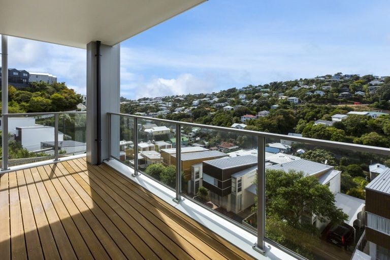 Photo of property in 3/69 Tiketike Way, Brooklyn, Wellington, 6021