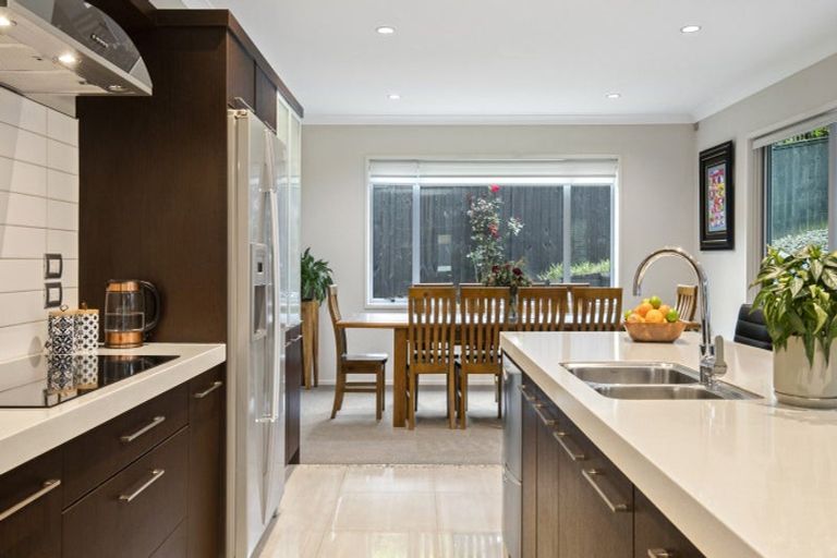 Photo of property in 23 Ina Ville Drive, Pukekohe, 2120