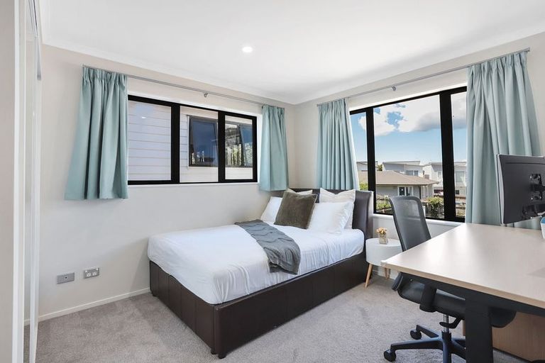 Photo of property in 9b Kingdale Road, Henderson, Auckland, 0610