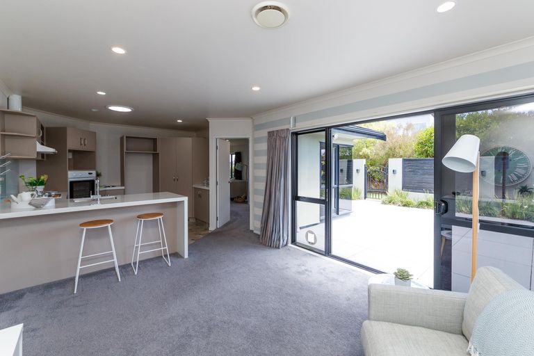 Photo of property in 127 Schnell Drive, Kelvin Grove, Palmerston North, 4414