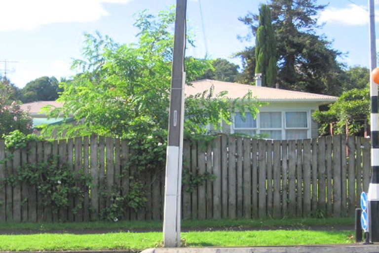 Photo of property in 2/22 Carruth Road, Papatoetoe, Auckland, 2025