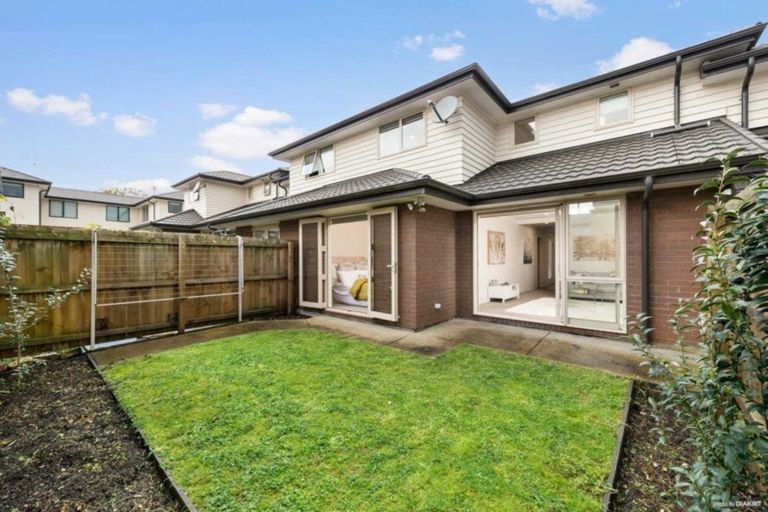 Photo of property in 13 Akeake Lane, Manurewa, Auckland, 2102