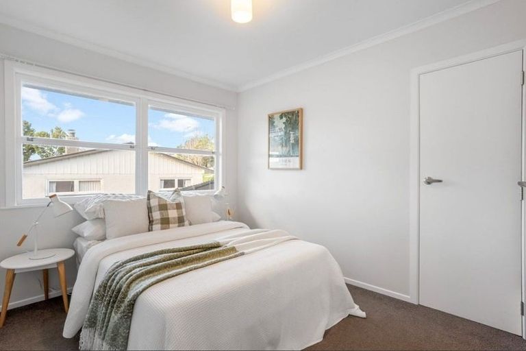Photo of property in 8 Beswick Place, Birkdale, Auckland, 0626