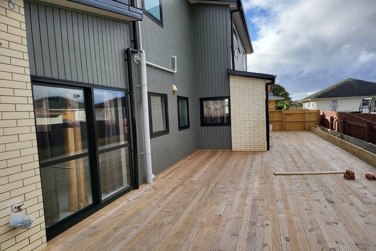 Photo of property in 69a Manuroa Road, Takanini, 2112