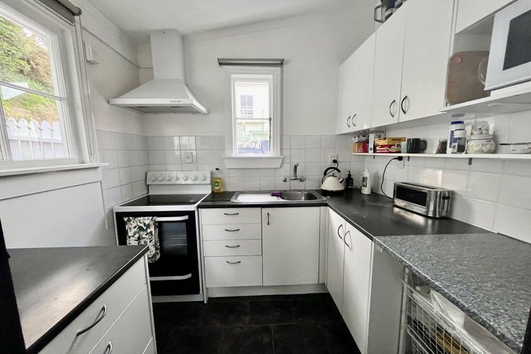 Photo of property in 1 Mckenzie Terrace, Te Aro, Wellington, 6011