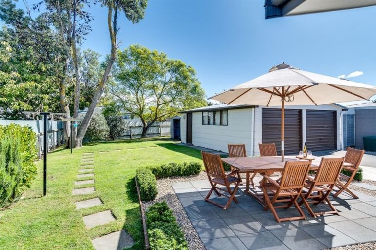 Photo of property in 28 Tait Drive, Greenmeadows, Napier, 4112