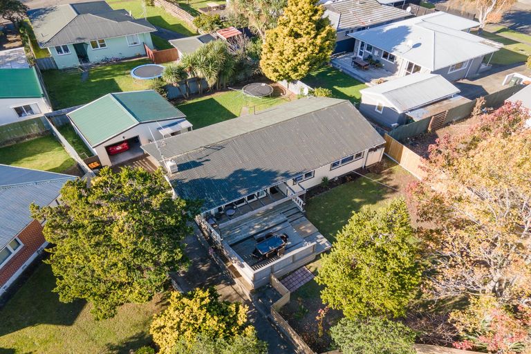 Photo of property in 4 Stoke Place, Awapuni, Palmerston North, 4412