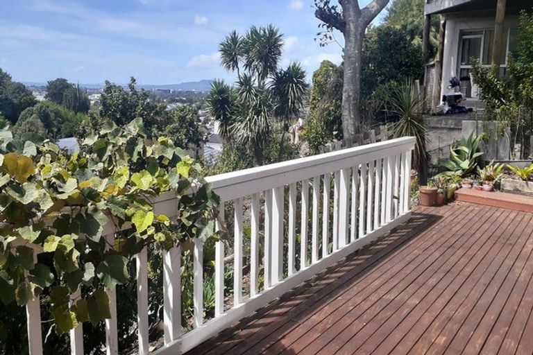 Photo of property in 45 Agincourt Street, Glenfield, Auckland, 0629