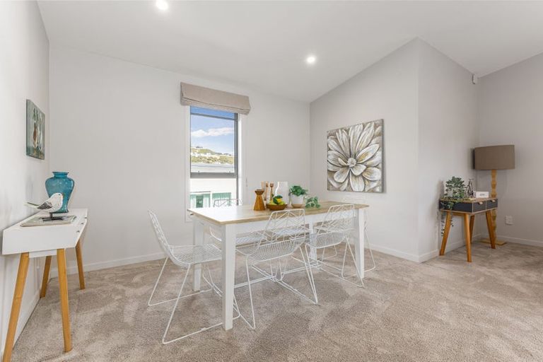 Photo of property in 27 Flotilla Place, Whitby, Porirua, 5024