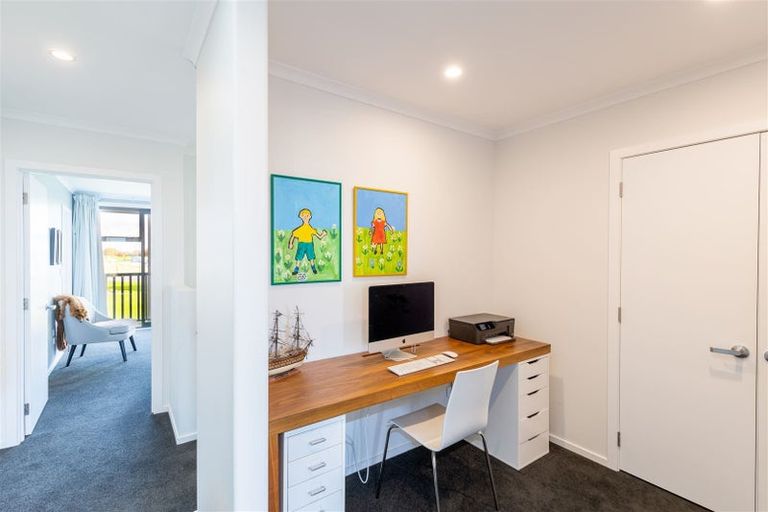 Photo of property in 15 Holmes Hanover Lane, Halswell, Christchurch, 8025