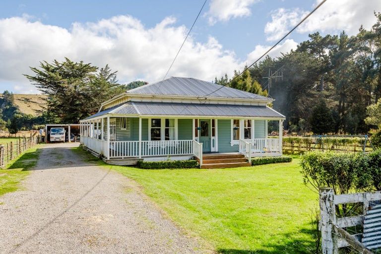 Photo of property in 37 Newman Road, Eketahuna, 4900