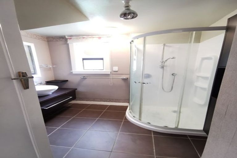 Photo of property in 67 Memorial Avenue, Ilam, Christchurch, 8053