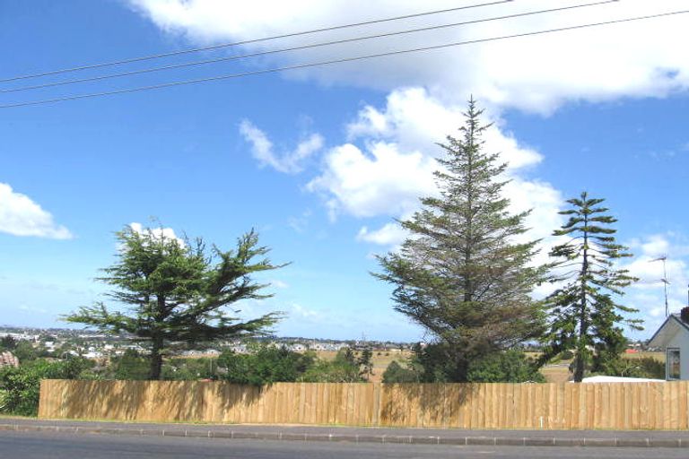 Photo of property in 7 Sycamore Drive, Sunnynook, Auckland, 0620