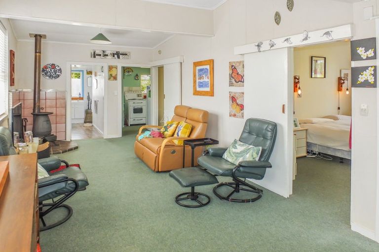 Photo of property in 31 Shortt Street, Foxton Beach, Foxton, 4815