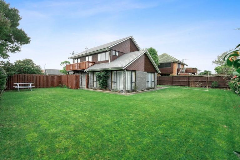Photo of property in 11 Briarmont Street, Avondale, Christchurch, 8061