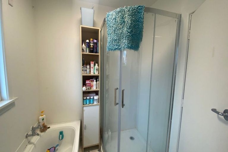 Photo of property in 8 Glenora Place, Hornby, Christchurch, 8042