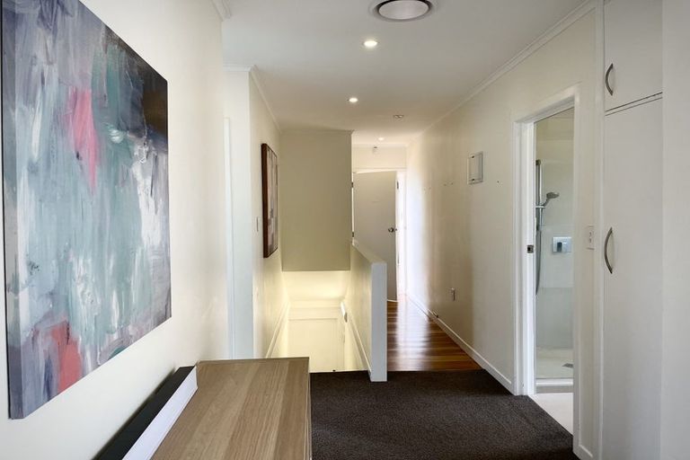 Photo of property in 1/894 East Coast Road, Northcross, Auckland, 0630