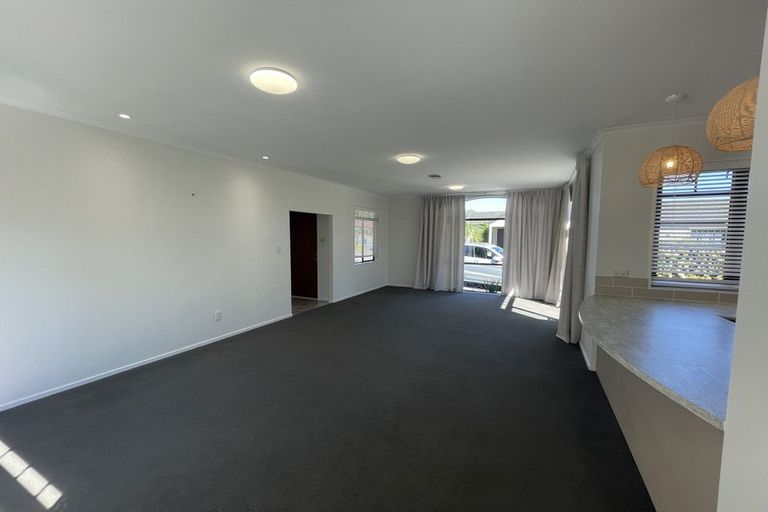 Photo of property in 1 Pepperdine Place, Albany, Auckland, 0632