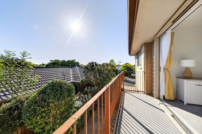 Photo of property in 31 Willowview Drive, Redwood, Christchurch, 8051