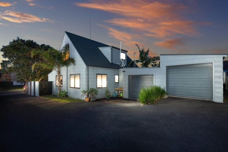 Photo of property in 128 Dickson Road, Papamoa Beach, Papamoa, 3118