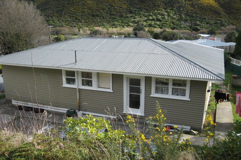 Photo of property in 206 Coast Road, Wainuiomata, 5373