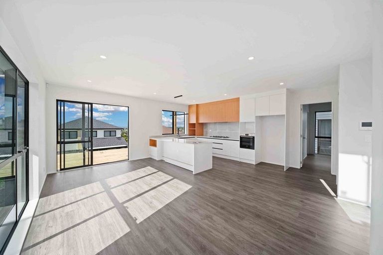 Photo of property in 19 Nola Dawn Avenue, Papakura, 2110