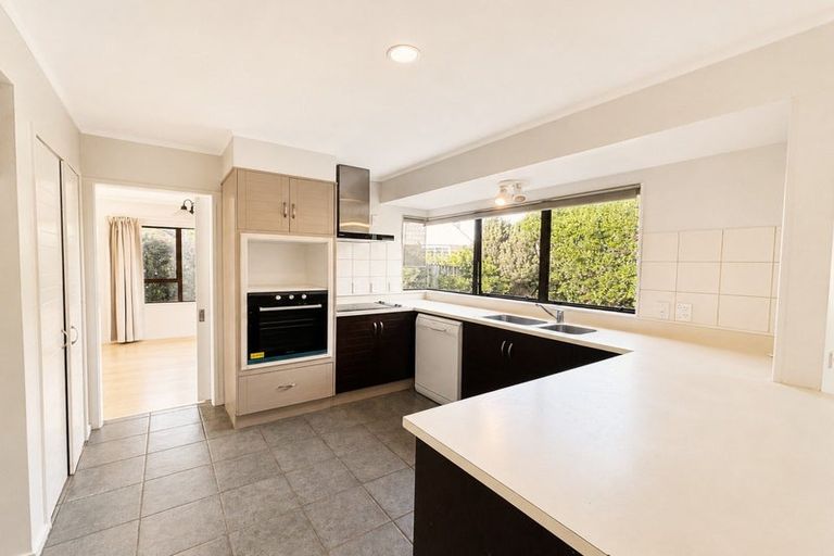 Photo of property in 3 Kadina Place, Botany Downs, Auckland, 2010