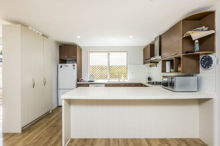 Photo of property in 18 Windfola Parkway, Takanini, 2112