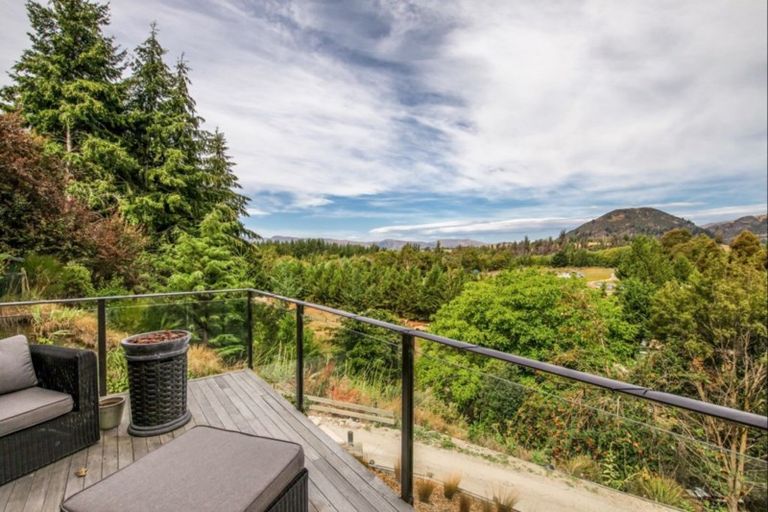 Photo of property in 293 Riverbank Road, Wanaka, 9382