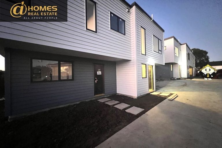 Photo of property in 3e Penfold Place, Henderson, Auckland, 0610