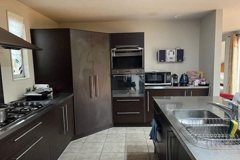 Photo of property in 37 Scarlet Oak Drive, Schnapper Rock, Auckland, 0632