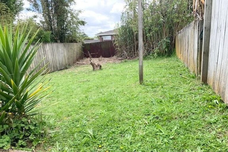Photo of property in 11 Netherlands Avenue, Kelston, Auckland, 0602