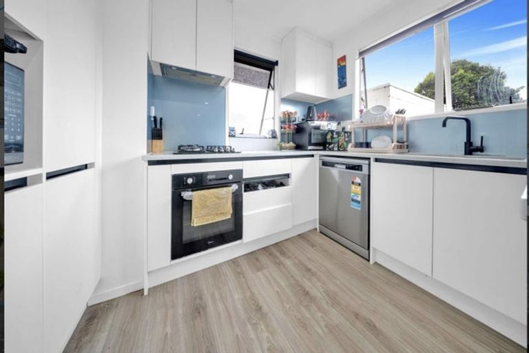 Photo of property in 1 Gibbons Road, Weymouth, Auckland, 2103