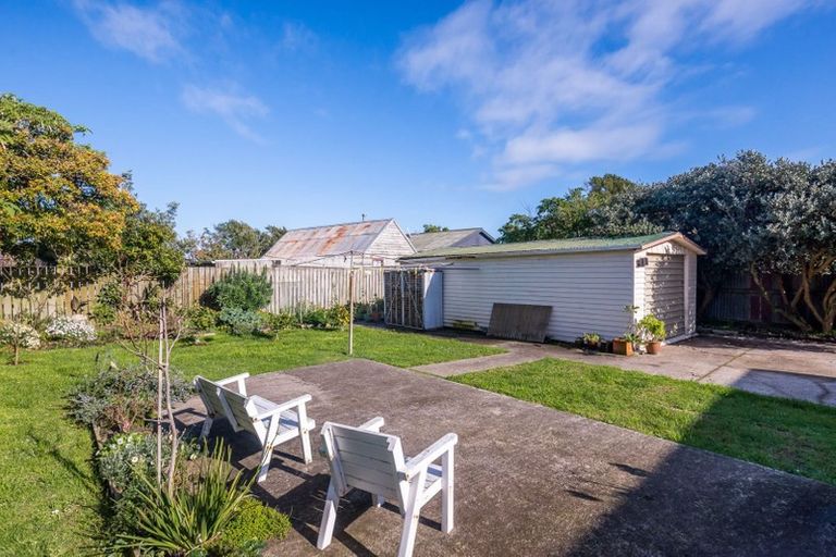 Photo of property in 35 Kiharoa Street, Otaki Beach, Otaki, 5512