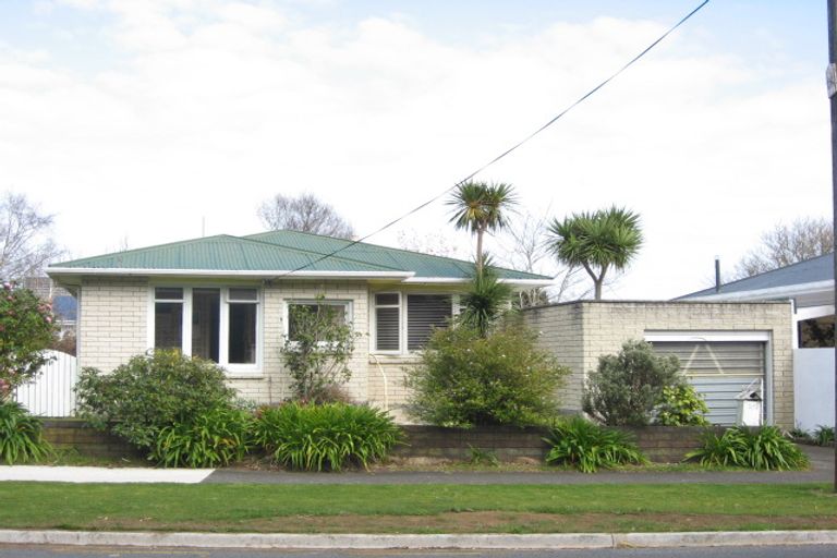 Photo of property in 50 Victoria Road, New Plymouth, 4310