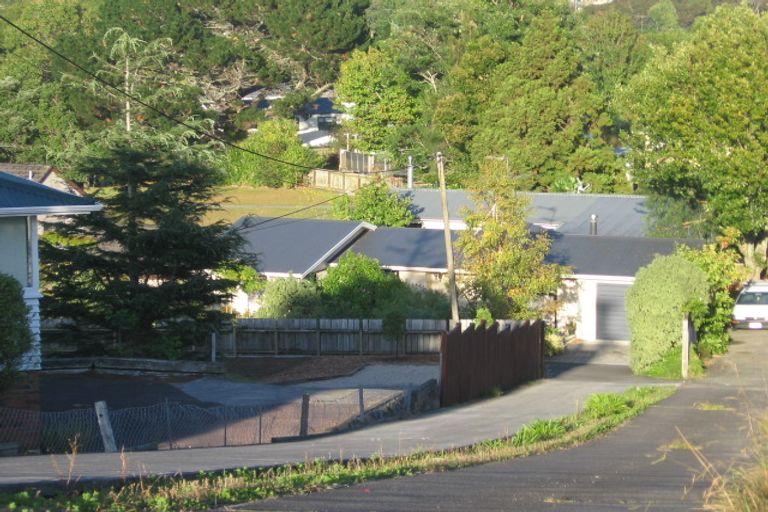 Photo of property in 1/24 Merton Avenue, Glenfield, Auckland, 0627