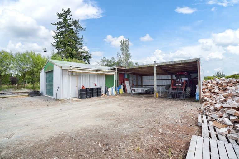 Photo of property in 61 Moore Road, Winton, 9781