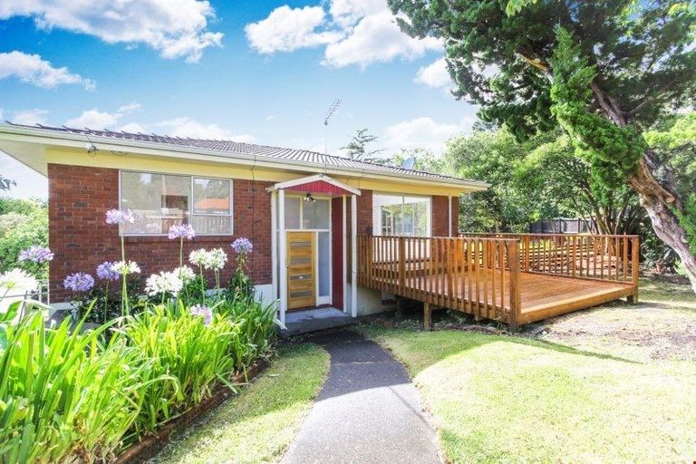 Photo of property in 1/64 Parker Avenue, Titirangi, Auckland, 0604