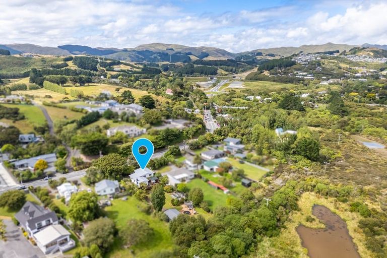 Photo of property in 29 Paekakariki Hill Road, Pauatahanui, Porirua, 5381
