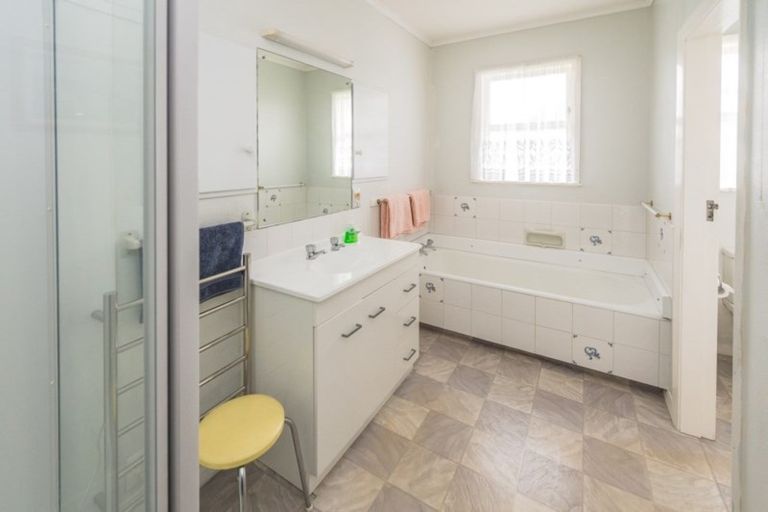 Photo of property in 60 Mount View Road, Bastia Hill, Whanganui, 4500