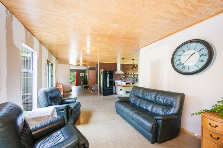 Photo of property in 135 Zigzag Road, Pohangina, Feilding, 4775