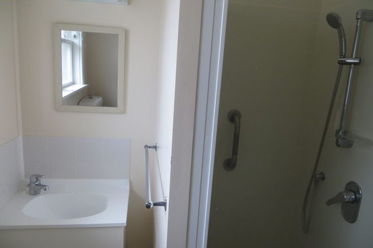 Photo of property in 1/1 Gower Street, Silverstream, Upper Hutt, 5019